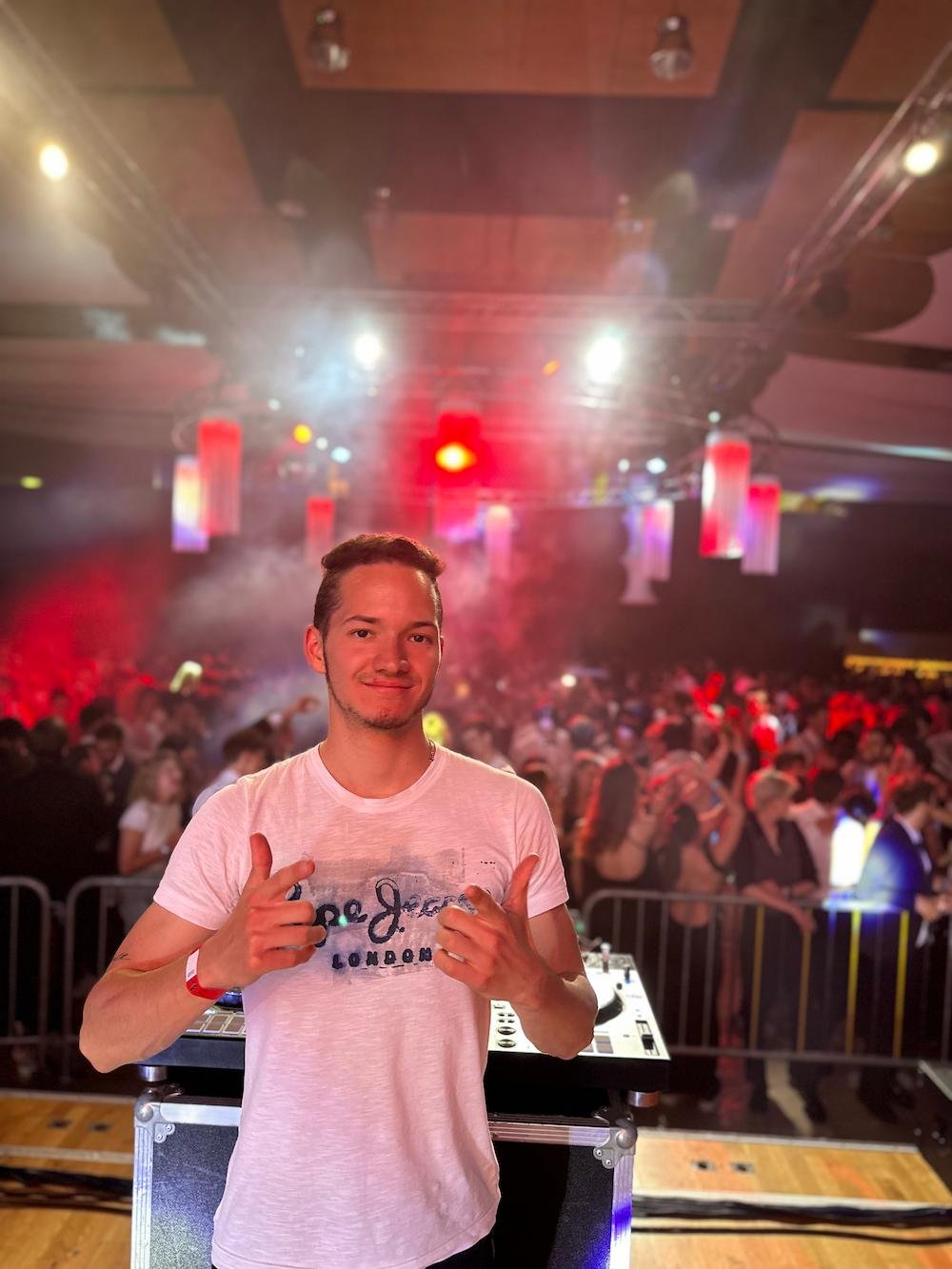 DJ Set im Club - DJ Cale