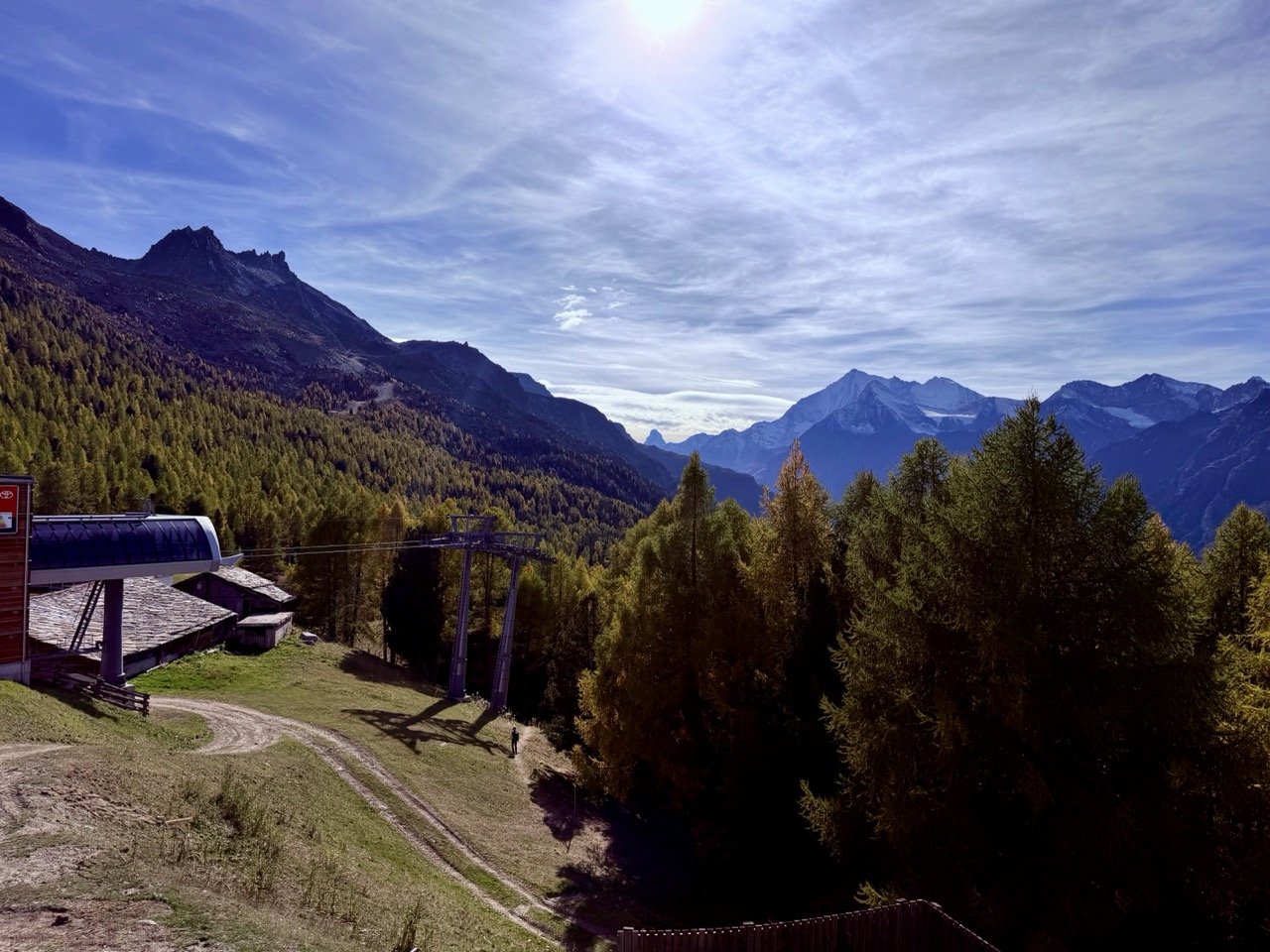 Aussicht von der Hannigalp bei Grächen auf das Matterhorn und die Walliser Bergwelt